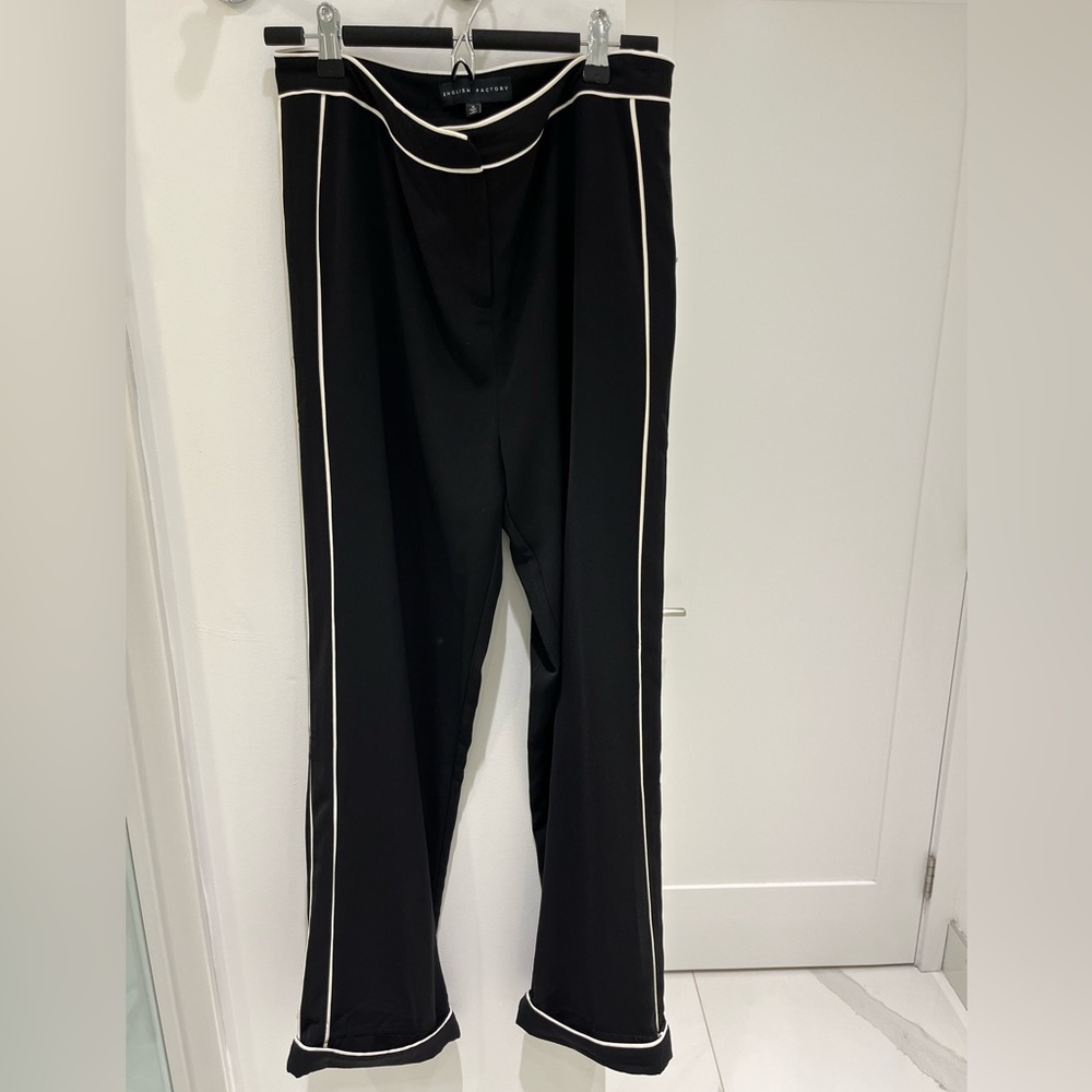Silk pyjama-style pants with white detailing